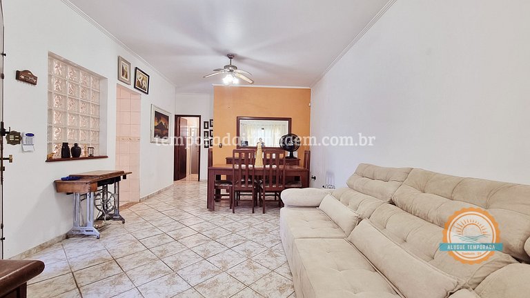 Casa na praia com piscina e churrasqueira