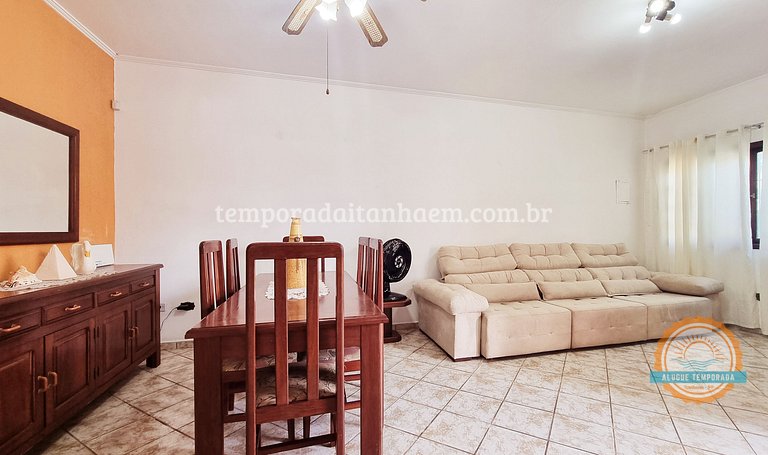 Casa na praia com piscina e churrasqueira