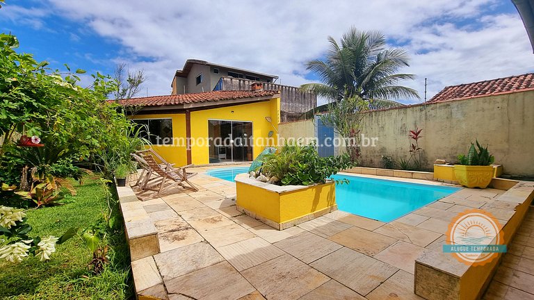 Casa na praia com piscina e churrasqueira