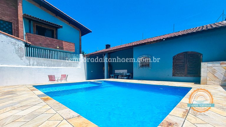 Casa térrea, confortável, piscina, churrasqueira, 4 quartos