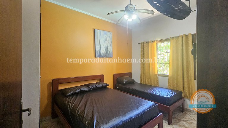 Casa na praia com piscina e churrasqueira