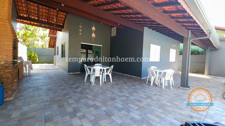 Casa acessível, ar condicionado, 3 dorm, piscina, churrasque