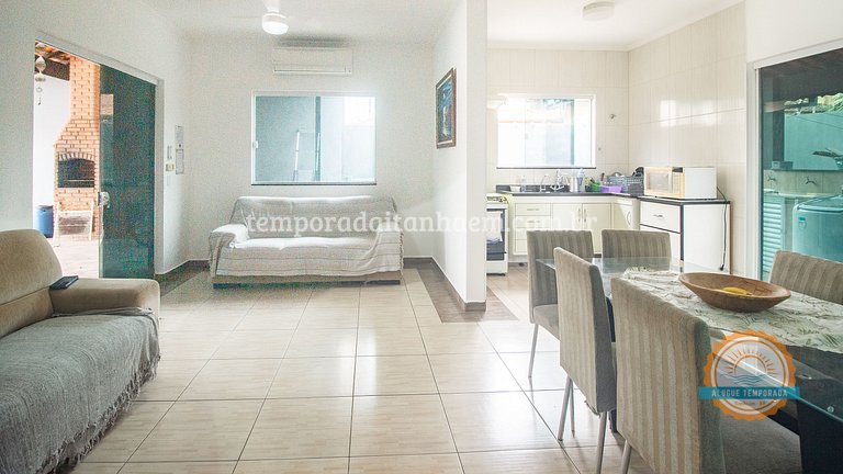 Casa acessível, ar condicionado, 3 dorm, piscina, churrasque