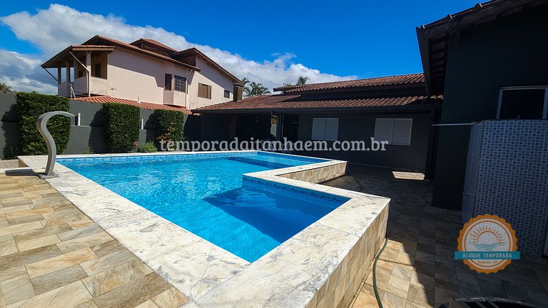 Casa acessível, ar condicionado, 3 dorm, piscina, churrasque