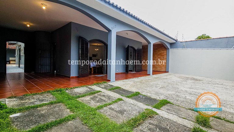 Casa térrea, confortável, piscina, churrasqueira, 4 quartos