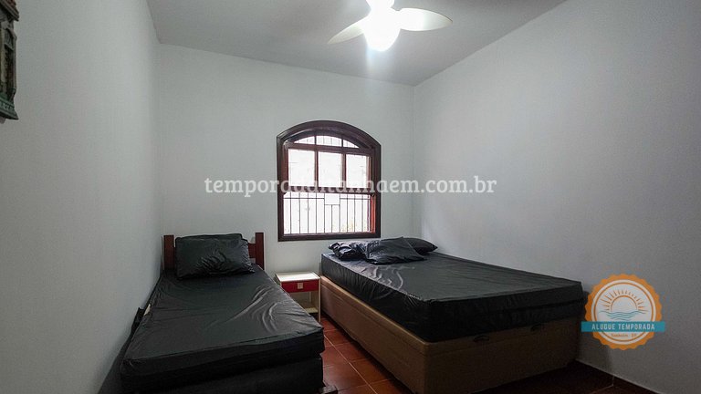 Casa térrea, confortável, piscina, churrasqueira, 4 quartos