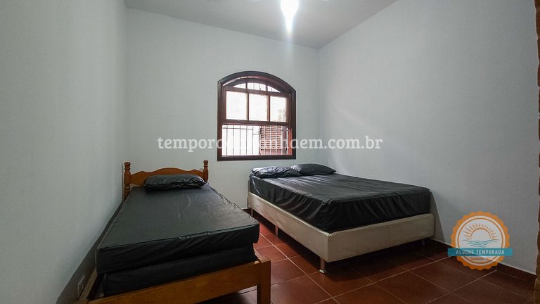 Casa térrea, confortável, piscina, churrasqueira, 4 quartos