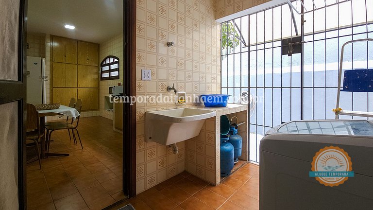 Casa térrea, confortável, piscina, churrasqueira, 4 quartos