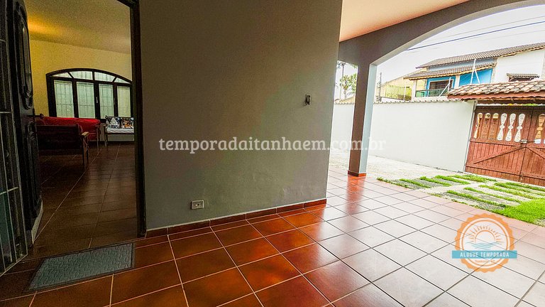 Casa térrea, confortável, piscina, churrasqueira, 4 quartos