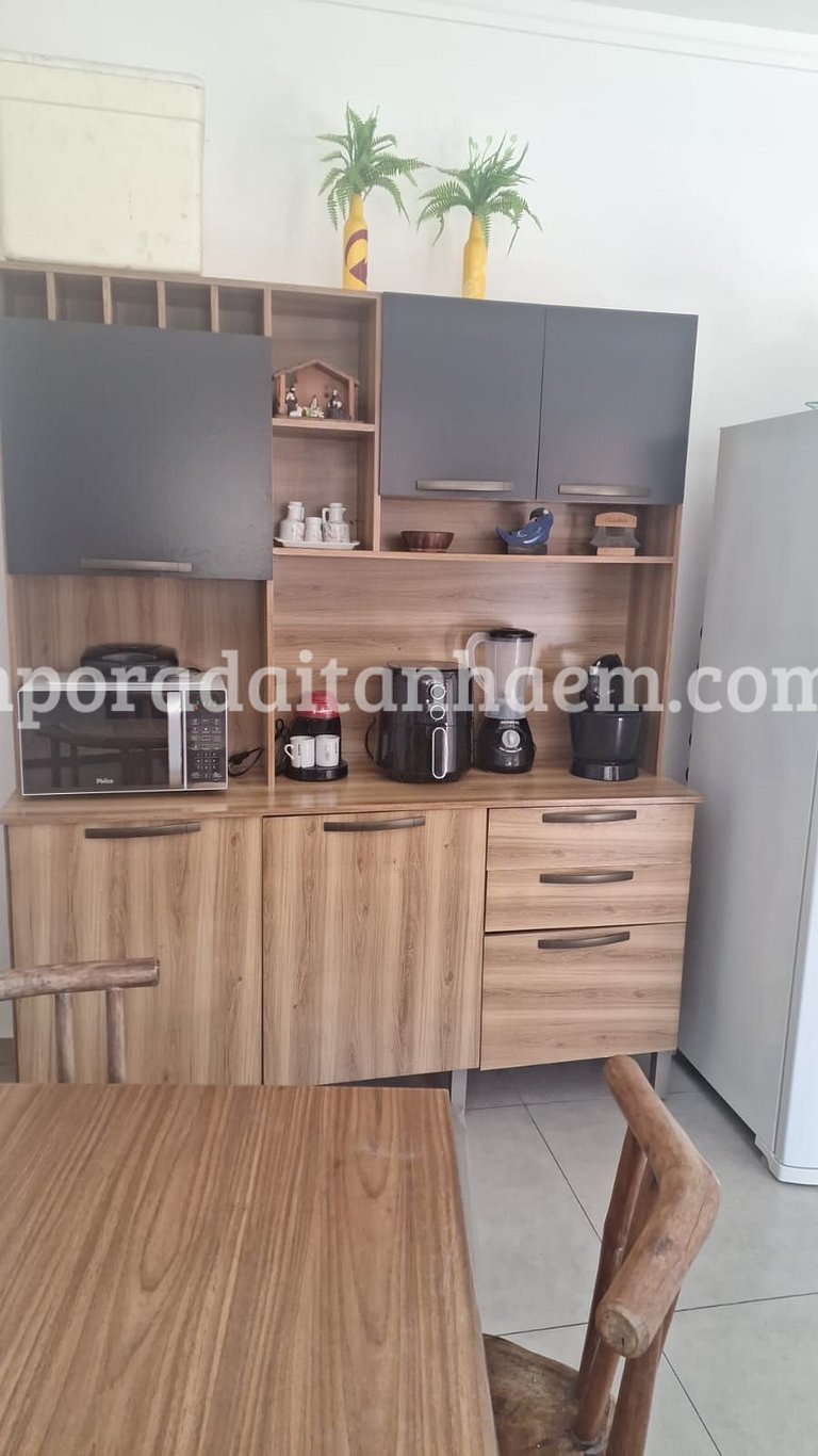 2 suítes c/ Ar, Piscina, Churrasqueira, 400mt Mar