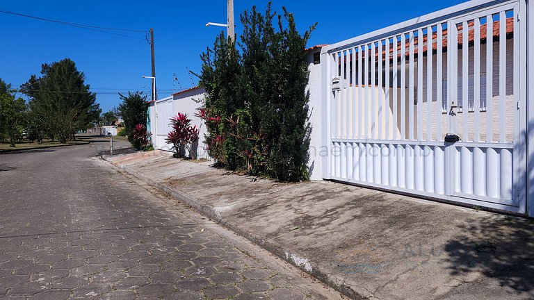 Piscina privativa, churrasqueira, 2 quartos